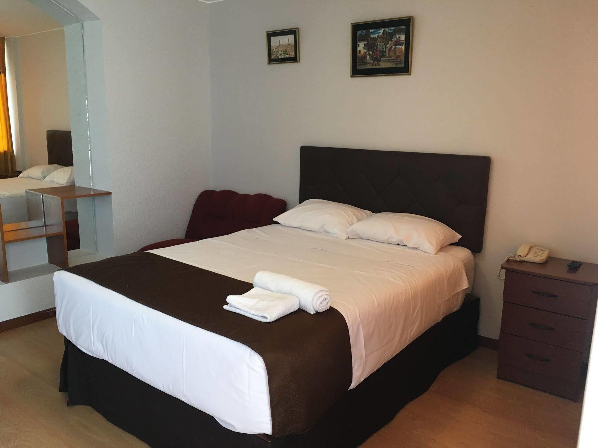 Hotel Mosna アレキパ エクステリア 写真
